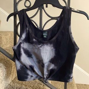 Black and gray tie dye tank.